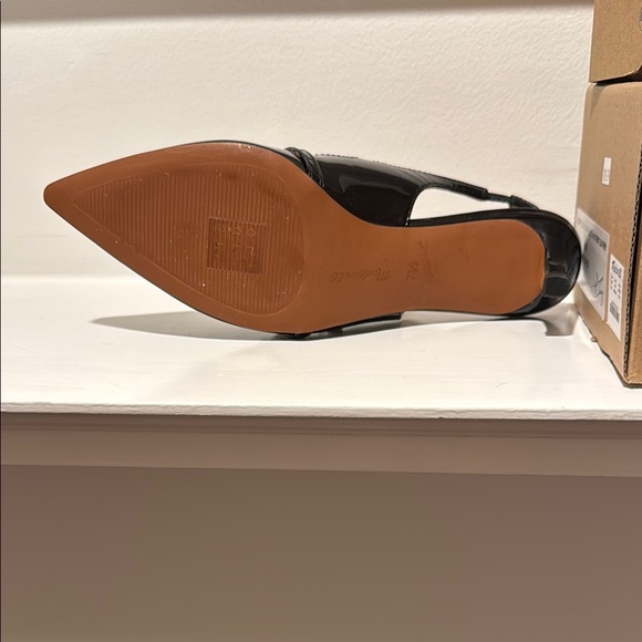 Madewell pointy toes sling backs in patent leather. - Picture 3 of 6